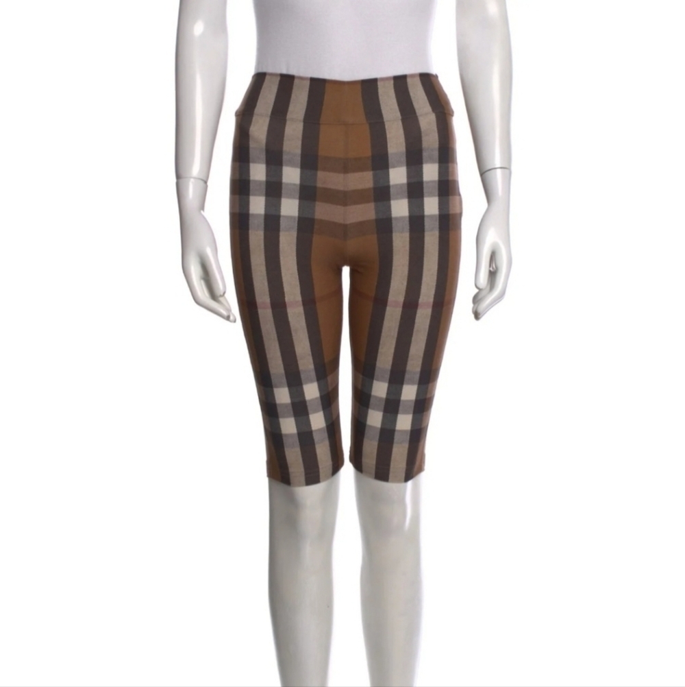 Burberry elastic waste shorts sz. Small
